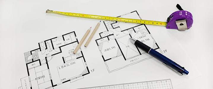 間取り図とメジャー、筆記用具